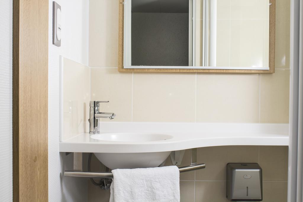 B&B HOTEL Montluçon Oda fotoğraf